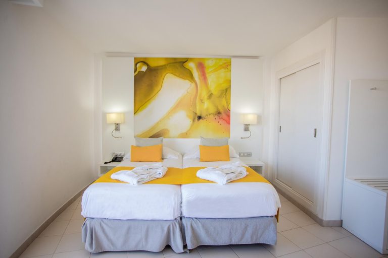 082-w-room-example-superior-superior-double-room-balcony_127675180